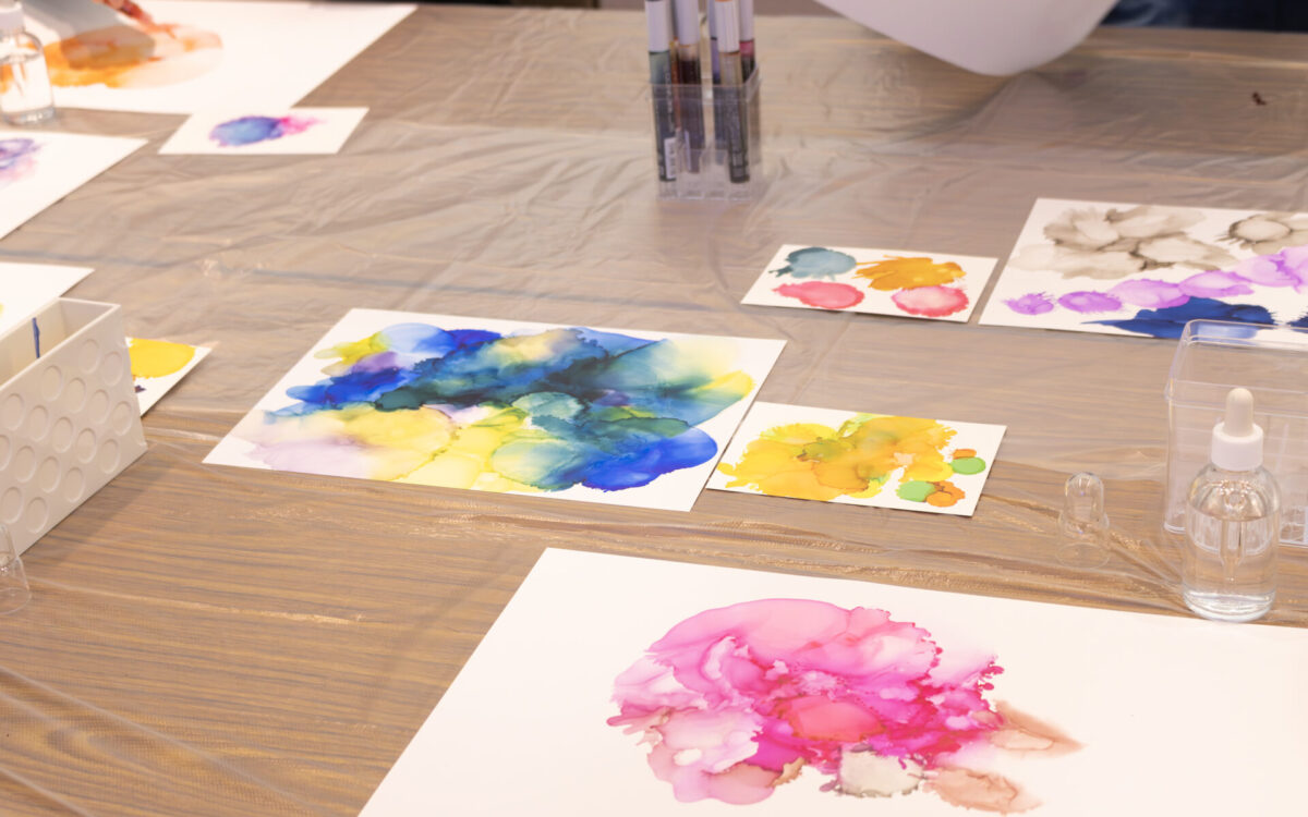 美術館でインクアートのワークショップを実施／アトリプシー